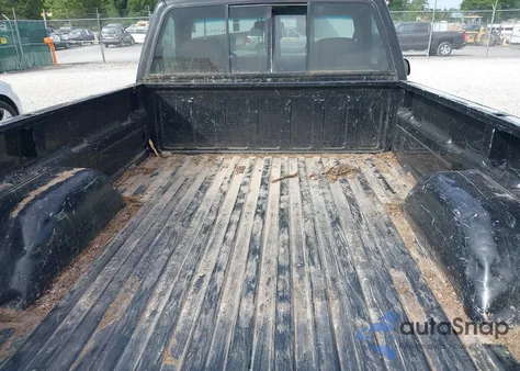 1998 Chevrolet Gmt-400 K1500 z USA, uszkodzony, nr VIN 1GCEK14R4WZ106910